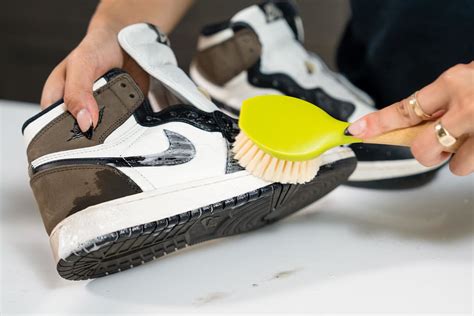 nike shoe cleaning instructions